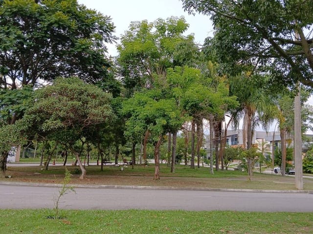 Terreno com 300m², à venda, no bairro Residencial Ouroville em Taubaté