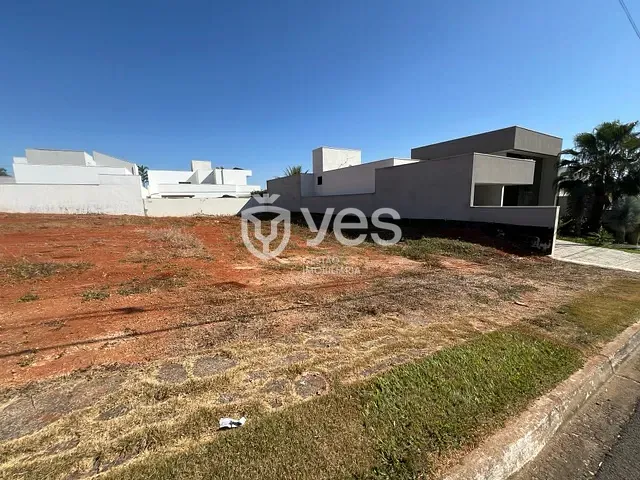 Terreno com 420m², à venda, no bairro Loteamento Residencial Villágio I em Araxá