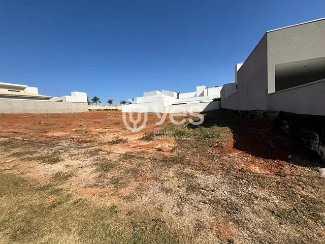 Terreno com 420m², à venda, no bairro Loteamento Residencial Villágio I em Araxá
