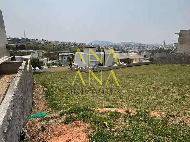 Terreno com 318m², à venda, no bairro Condomínio Villa Real de Bragança em Bragança Paulista