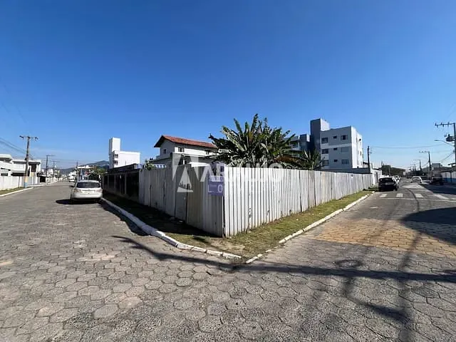 Terreno com 726m², para alugar, no bairro Centro em Navegantes