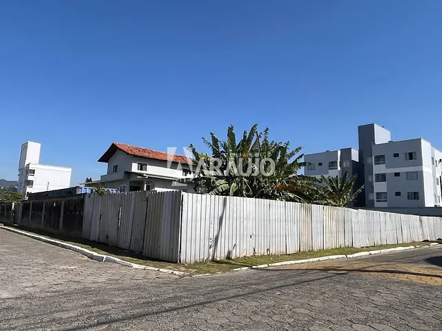 Terreno com 726m², para alugar, no bairro Centro em Navegantes