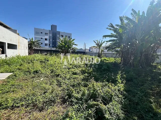 Terreno com 726m², para alugar, no bairro Centro em Navegantes