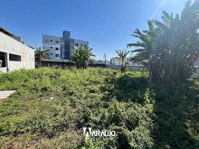 Terreno com 726m², para alugar, no bairro Centro em Navegantes