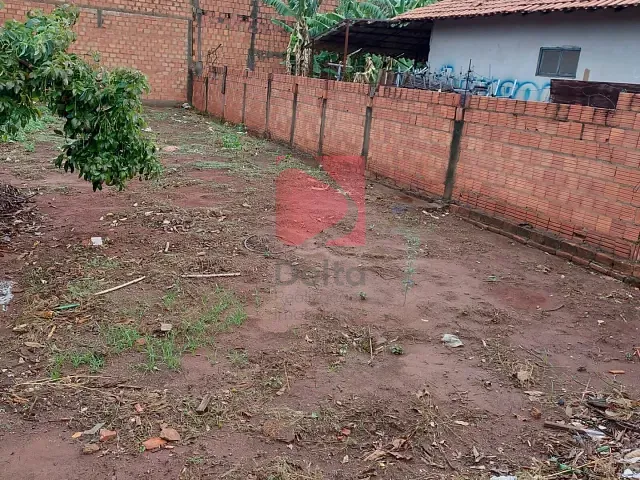 Terreno com 250m², à venda, no bairro Jardim Milenium em Pirassununga