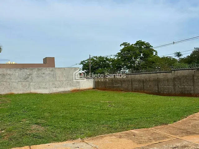 Terreno com 532m², à venda, no bairro Chácara Letônia em Americana