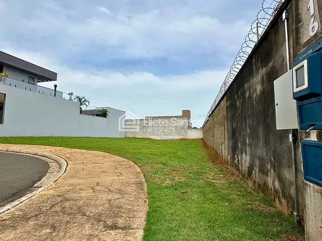 Terreno com 532m², à venda, no bairro Chácara Letônia em Americana