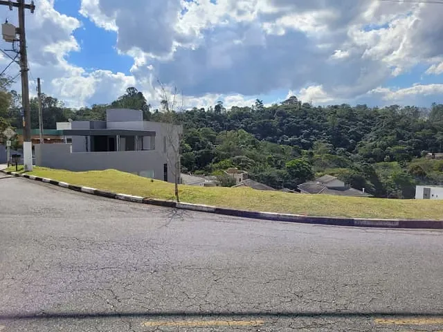 Terreno com 468m², à venda, no bairro Jardim Caiapiá em Cotia