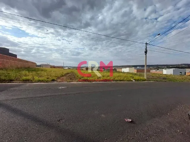 Terreno com 330m², à venda, no bairro Parque Residencial Laranjeiras V em Taquaritinga
