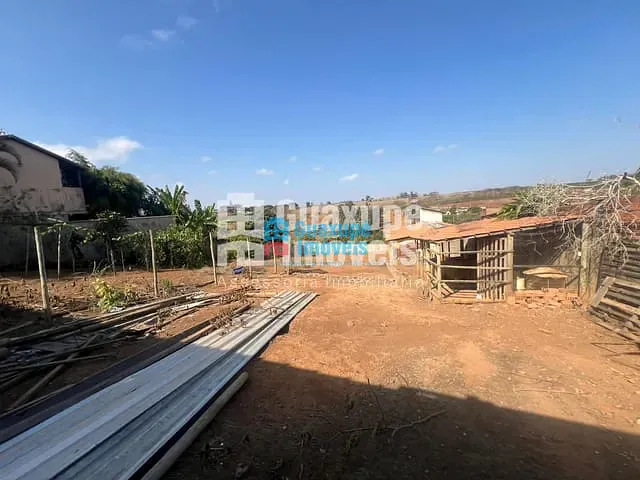 Terreno com 1200m², à venda, no bairro AABB em Guaxupé