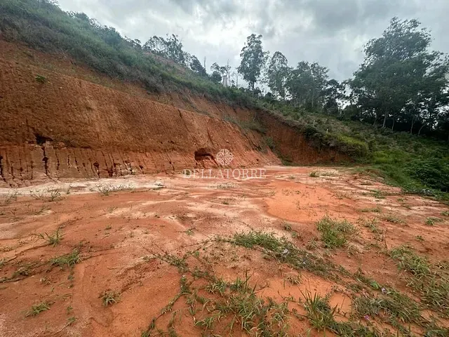 Terreno com 3210m², à venda, no bairro Albuquerque em Teresópolis
