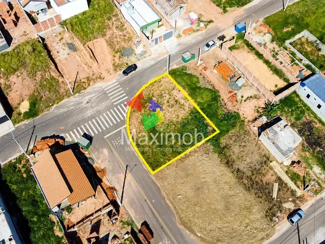 Terreno com 270m², à venda, no bairro Jardim Teixeira em Itapira