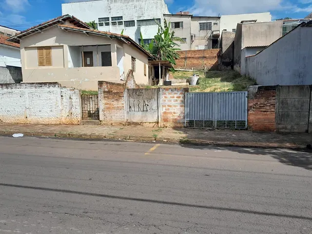 Terreno com 504m², à venda, no bairro Centro em Botucatu