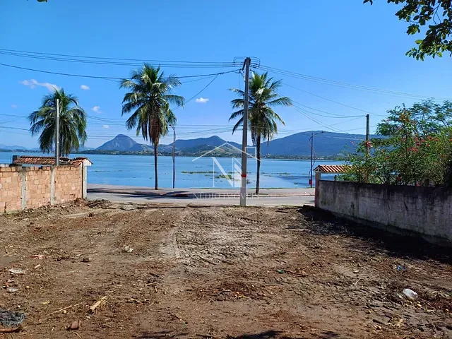 Terreno com 399m², à venda, no bairro Centro em Maricá