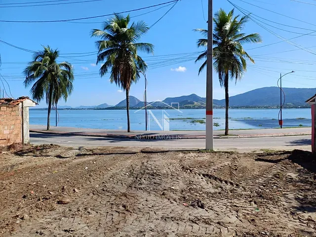 Terreno com 399m², à venda, no bairro Centro em Maricá