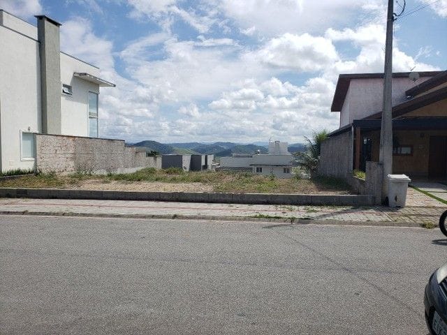 Foto do Terreno - Terreno à venda, 450 m² por R$ 740.000,00 - Condomínio Residencial Jaguary - São José dos Campos/SP | RUSSI IMÓVEIS