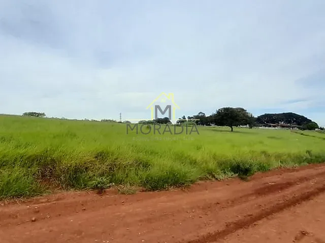 Terreno com 336m², à venda, no bairro Residencial Boa Vista em Guaxupé