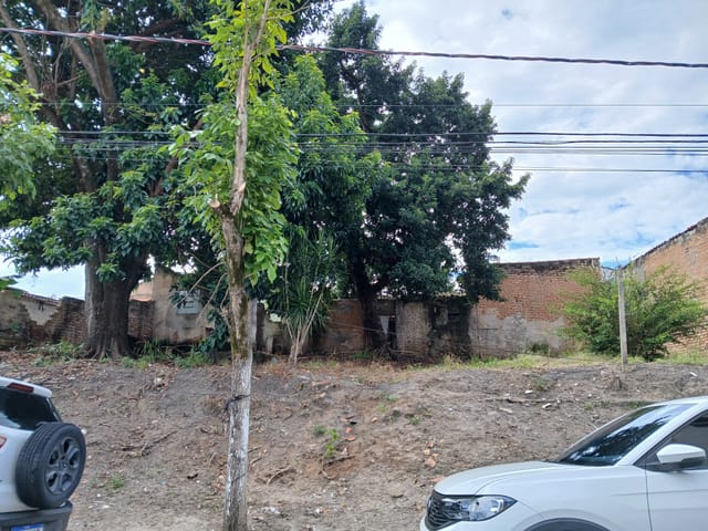 Terreno com 483m², à venda, no bairro Vila Santa Fé em Taubaté