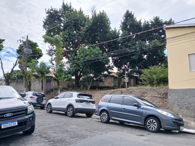 Terreno com 483m², à venda, no bairro Vila Santa Fé em Taubaté