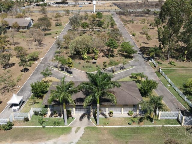 Terreno com 3000m², à venda, no bairro Condomínio Anhangüera em Goiânia