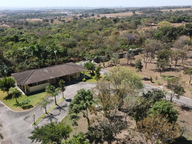 Terreno com 3000m², à venda, no bairro Condomínio Anhangüera em Goiânia