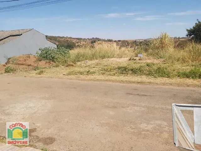 Terreno com 710m², à venda, no bairro Residencial Florença em Anápolis