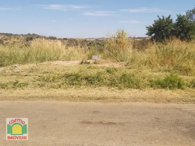 Terreno com 710m², à venda, no bairro Residencial Florença em Anápolis