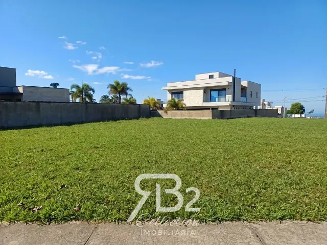 Terreno com 974m², à venda, no bairro Monte Alegre em Vinhedo