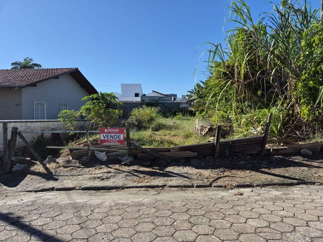 Terreno com 300m², à venda, no bairro Armação em Penha