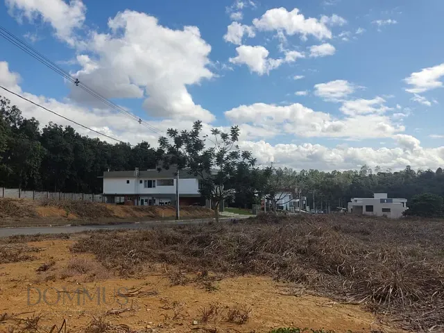 Terreno com 728m², à venda, no bairro Gran Royalle em Santana do Paraíso