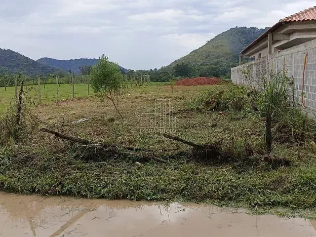 Terreno com 540m², à venda, no bairro Cotia em Guapimirim