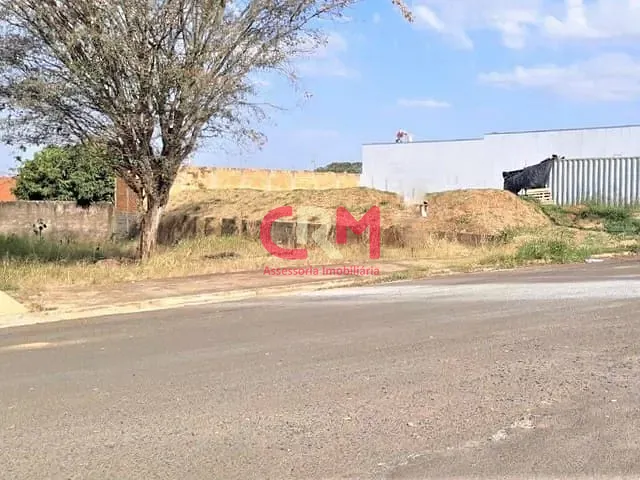 Terreno com 348m², à venda, no bairro Parque Residencial Laranjeiras III em Taquaritinga