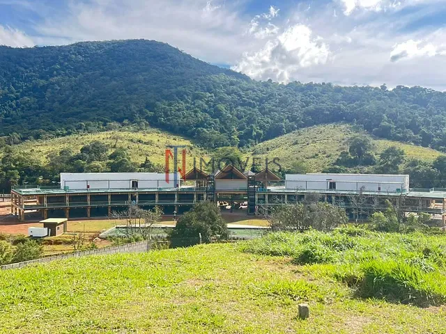 Terreno com 300m², à venda, no bairro Laranja Azeda em Atibaia