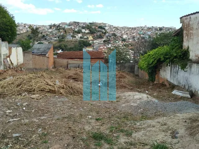 Terreno com 475m², à venda, no bairro Jardim dos Estados em Poços de Caldas
