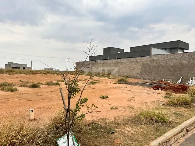 Terreno com 400m², à venda, no bairro Loteamento Parque Cidade em Botucatu
