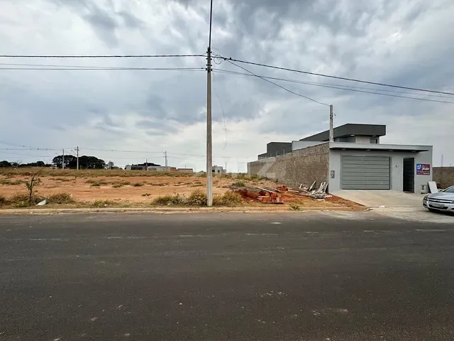 Terreno com 400m², à venda, no bairro Loteamento Parque Cidade em Botucatu