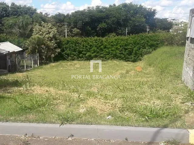 Terreno com 690m², à venda, no bairro Condomínio Residencial Santa Helena em Bragança Paulista