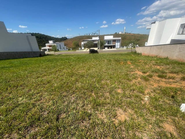 Terreno com 473m², à venda, no bairro São Pedro em Juiz de Fora