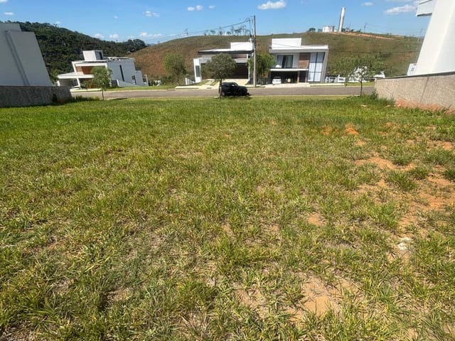 Terreno com 473m², à venda, no bairro São Pedro em Juiz de Fora