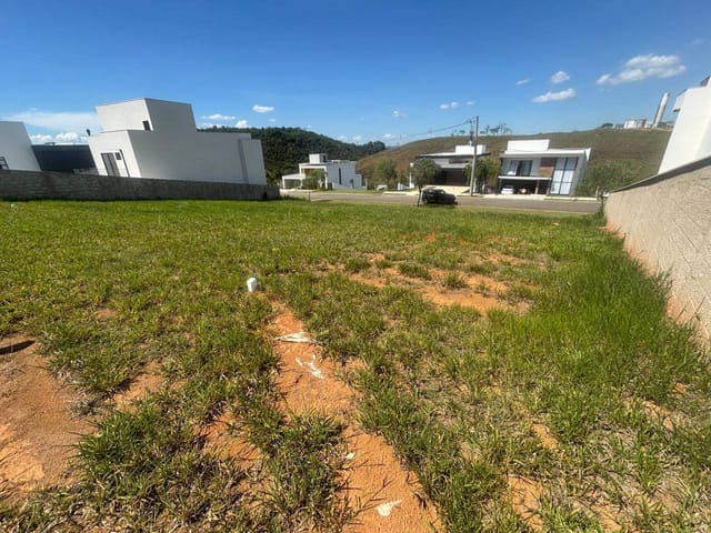 Terreno com 473m², à venda, no bairro São Pedro em Juiz de Fora