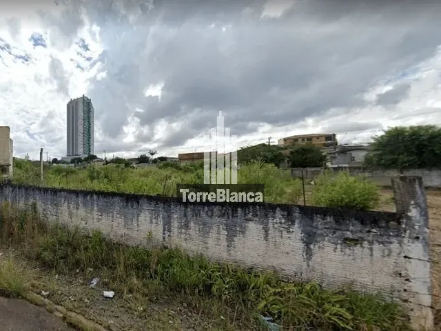 Terreno com 462m², à venda, no bairro Uvaranas em Ponta Grossa