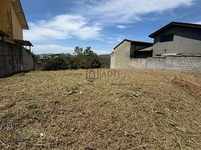 Terreno com 655m², à venda, no bairro Vale dos Eucaliptos em Guararema