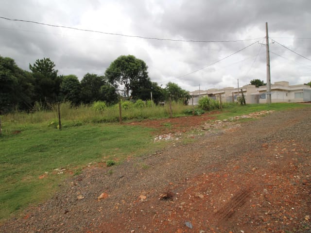 Terreno com 841m², à venda, no bairro Uvaranas em Ponta Grossa