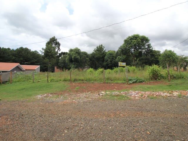 Terreno com 841m², à venda, no bairro Uvaranas em Ponta Grossa