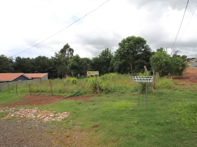 Terreno com 841m², à venda, no bairro Uvaranas em Ponta Grossa