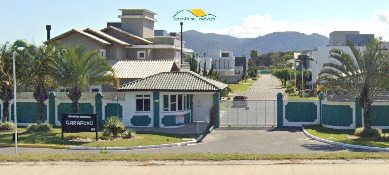 Terreno plano de 510 m² em condomínio de alto padrão no Condomínio Horizontal Garapuvu - Campeche - Florianópolis/SC