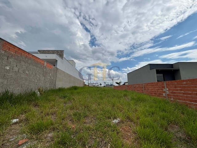 Terreno com 250m², à venda, no bairro Jardim São Lucas em SALTO DE PIRAPORA