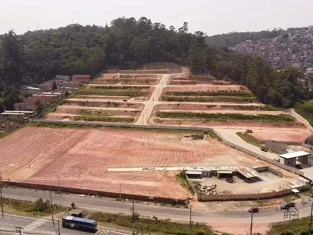 Terreno com 141m², à venda, no bairro Parque mirizola em Cotia
