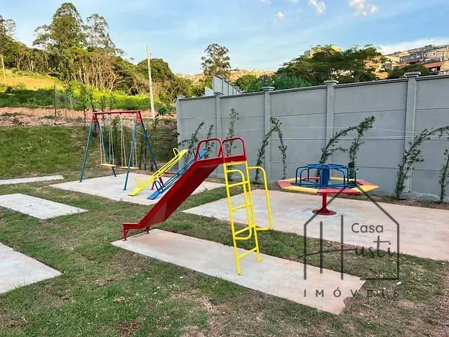 Terreno com 141m², à venda, no bairro Parque mirizola em Cotia