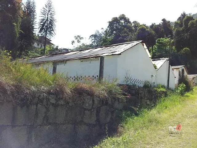 Terreno com 4225m², à venda, no bairro QUISSAMA em Petropolis